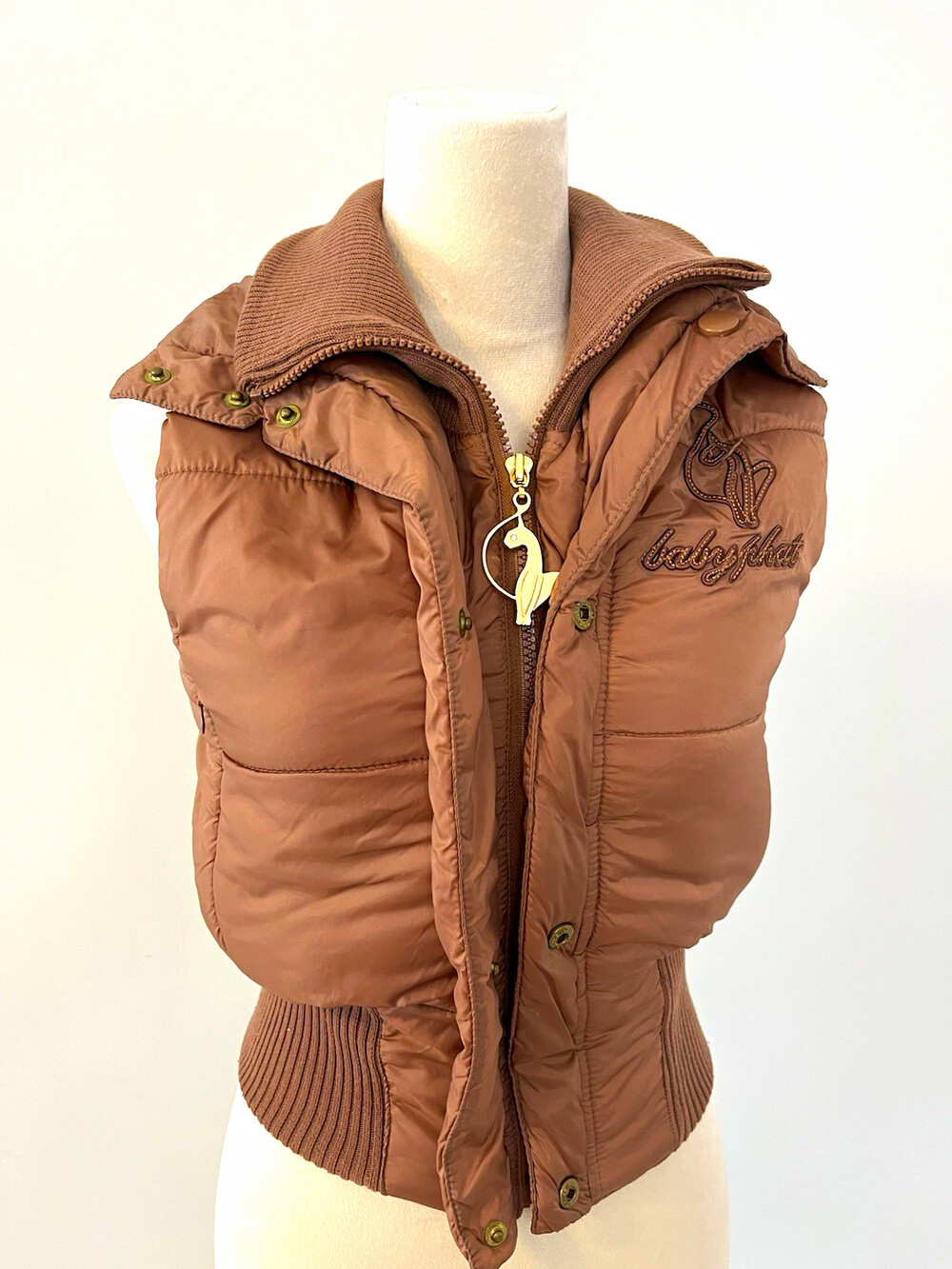 Y2K rare baby phat logo puffer vest brown . Size xs/s so good Y2K grail!!!